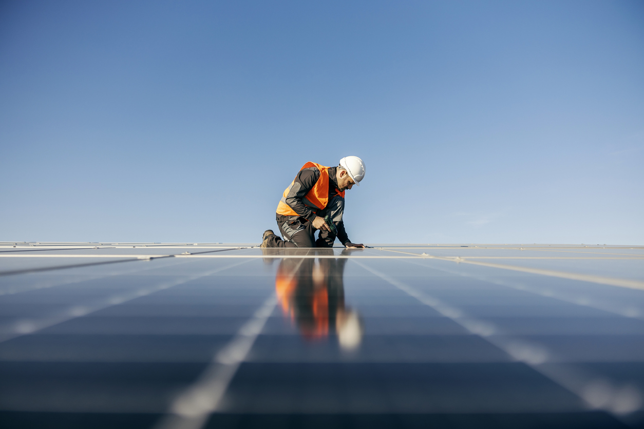 State of Solar 2025: 280K Jobs and 802% More Businesses Than in 2006