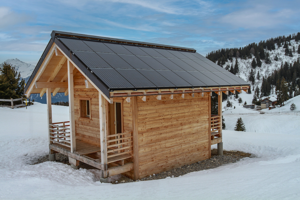 The pros and cons of solar panels for tiny houses