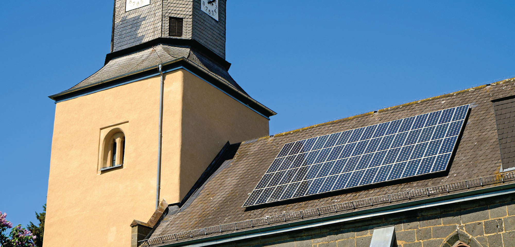 What are the benefits of solar power for churches?
